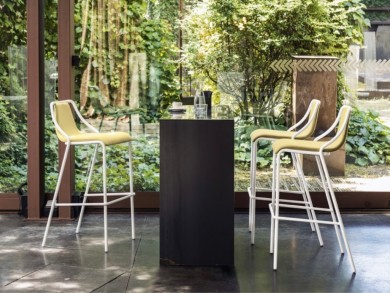 Nexo Stool